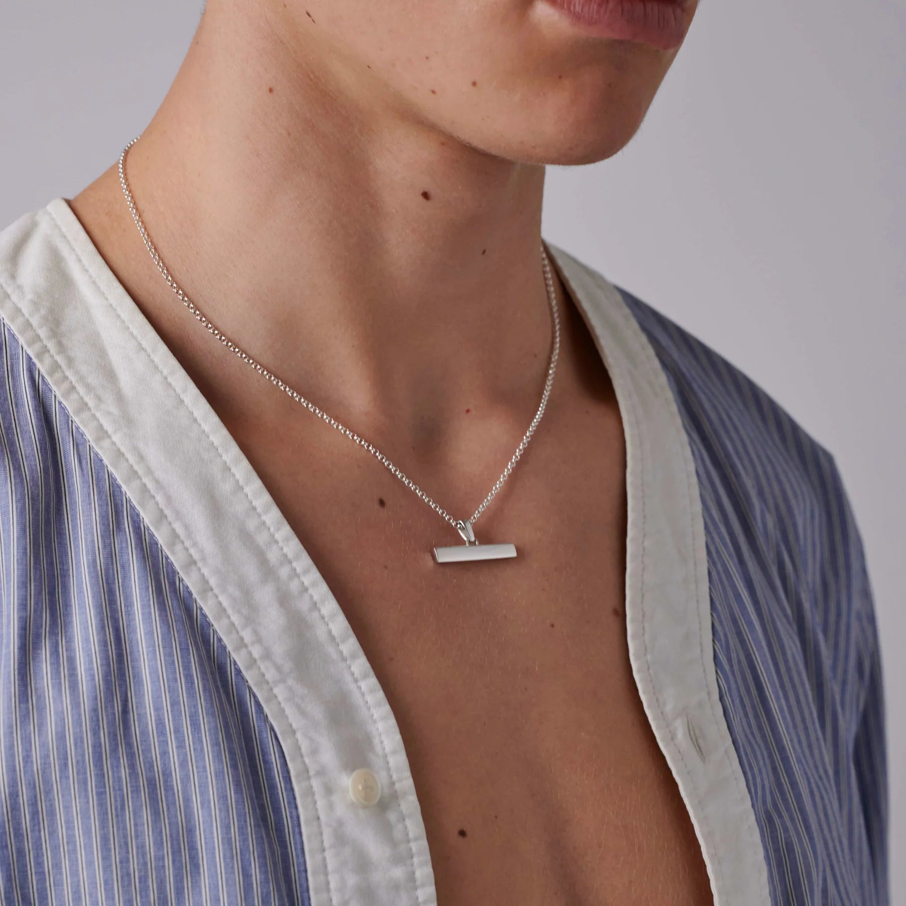 886 T-Bar Pendant with Chain in Sterling Silver